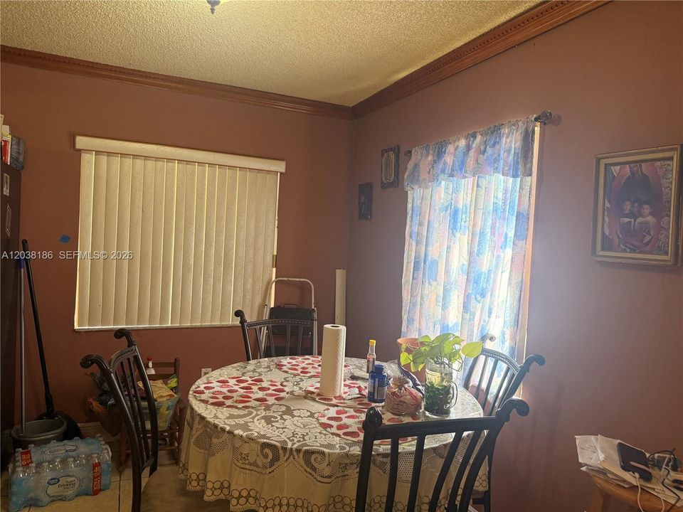 For Sale: $480,000 (3 beds, 1 baths, 1100 Square Feet)