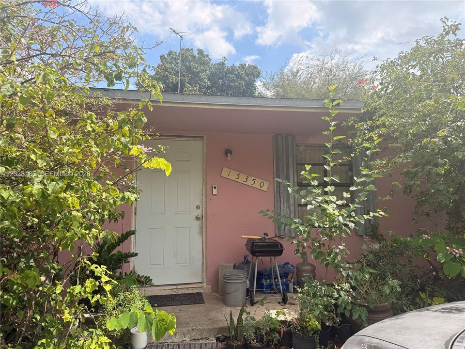 For Sale: $480,000 (3 beds, 1 baths, 1100 Square Feet)