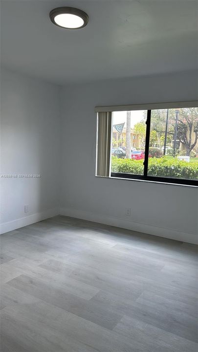 For Sale: $349,999 (2 beds, 2 baths, 1231 Square Feet)