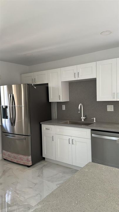 For Sale: $349,999 (2 beds, 2 baths, 1231 Square Feet)