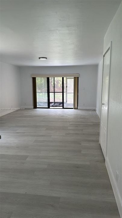 For Sale: $349,999 (2 beds, 2 baths, 1231 Square Feet)