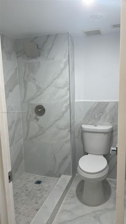 For Sale: $349,999 (2 beds, 2 baths, 1231 Square Feet)