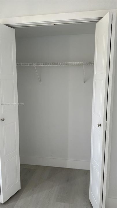 For Sale: $349,999 (2 beds, 2 baths, 1231 Square Feet)