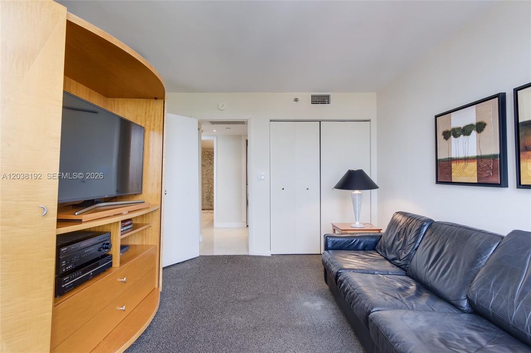 En Renta: $3,950 (2 camas, 2 baños, 1469 Pies cuadrados)