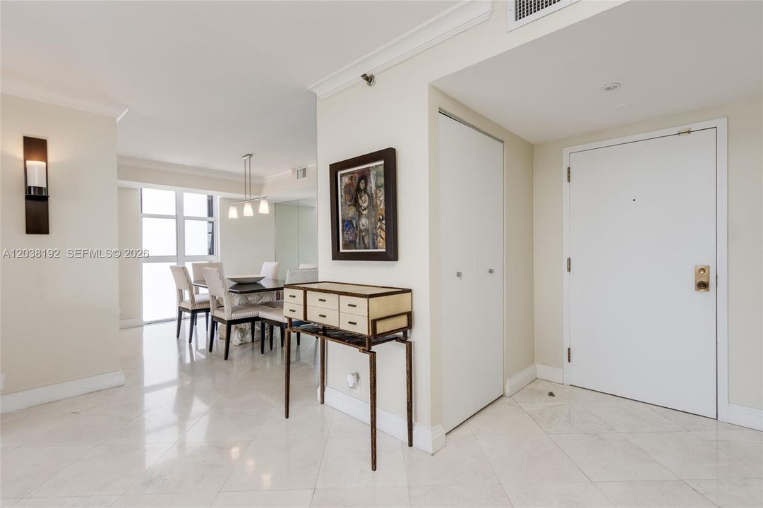 En Renta: $3,950 (2 camas, 2 baños, 1469 Pies cuadrados)