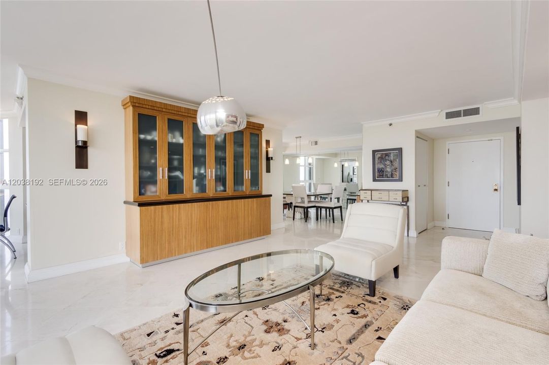 En Renta: $3,950 (2 camas, 2 baños, 1469 Pies cuadrados)