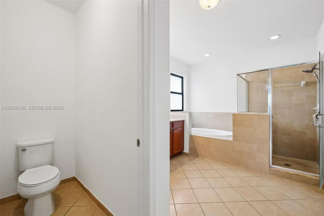 En Renta: $4,500 (4 camas, 2 baños, 2573 Pies cuadrados)
