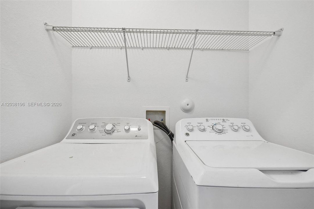 En Renta: $4,500 (4 camas, 2 baños, 2573 Pies cuadrados)