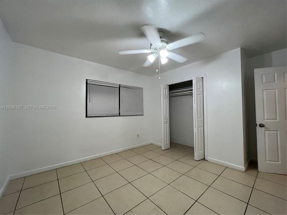 В аренду: $2,350 (3 спален, 1 ванн, 1043 Квадратных фут)
