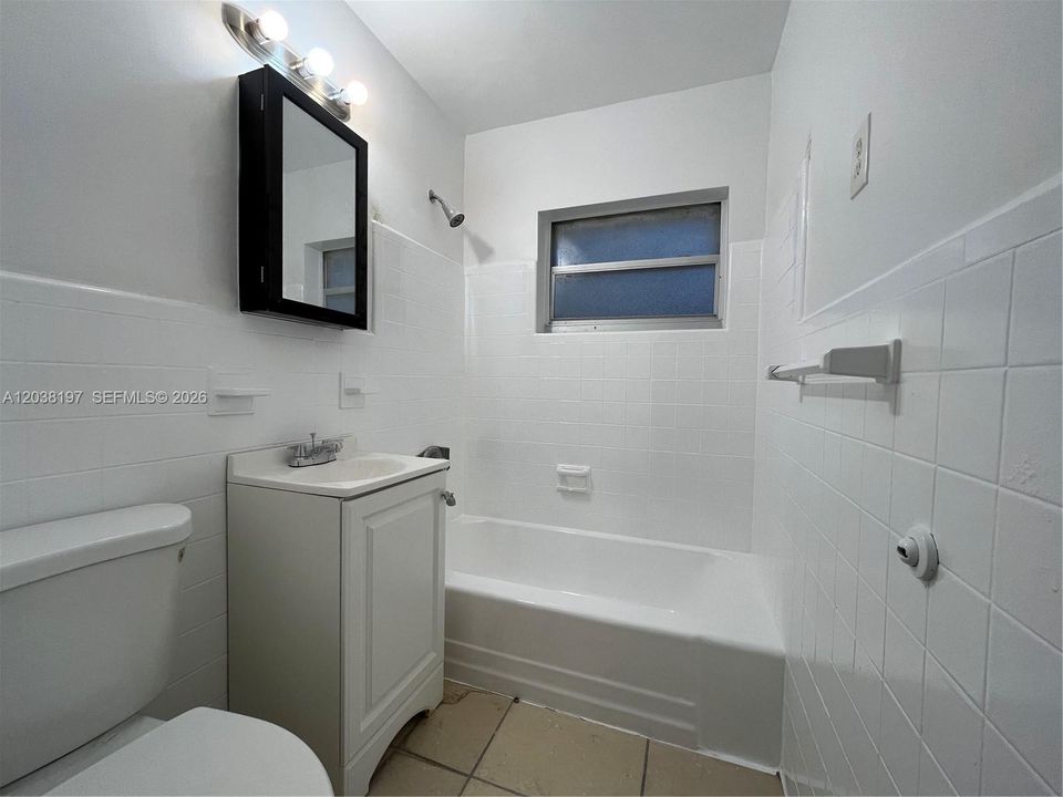 В аренду: $2,350 (3 спален, 1 ванн, 1043 Квадратных фут)