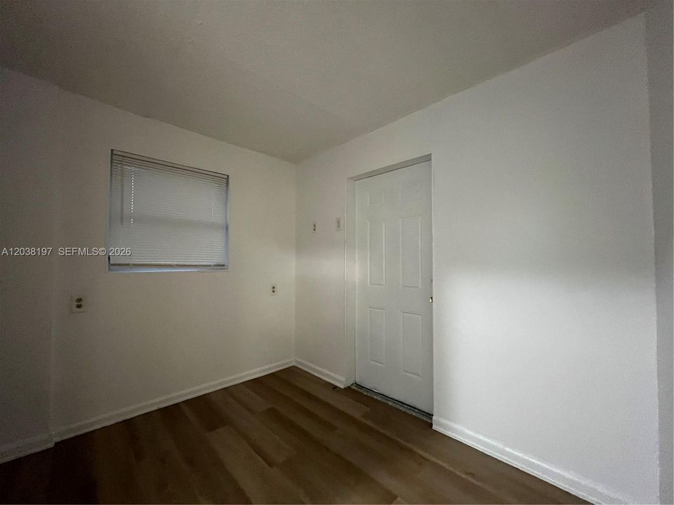 В аренду: $2,350 (3 спален, 1 ванн, 1043 Квадратных фут)