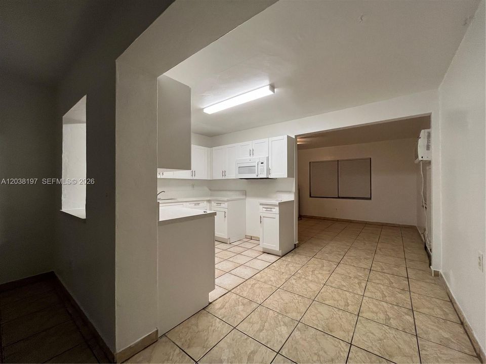 В аренду: $2,350 (3 спален, 1 ванн, 1043 Квадратных фут)