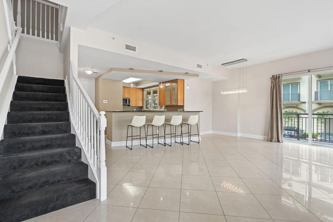 5-web-or-mls-2617 NE 14th Ave 109, Wilto