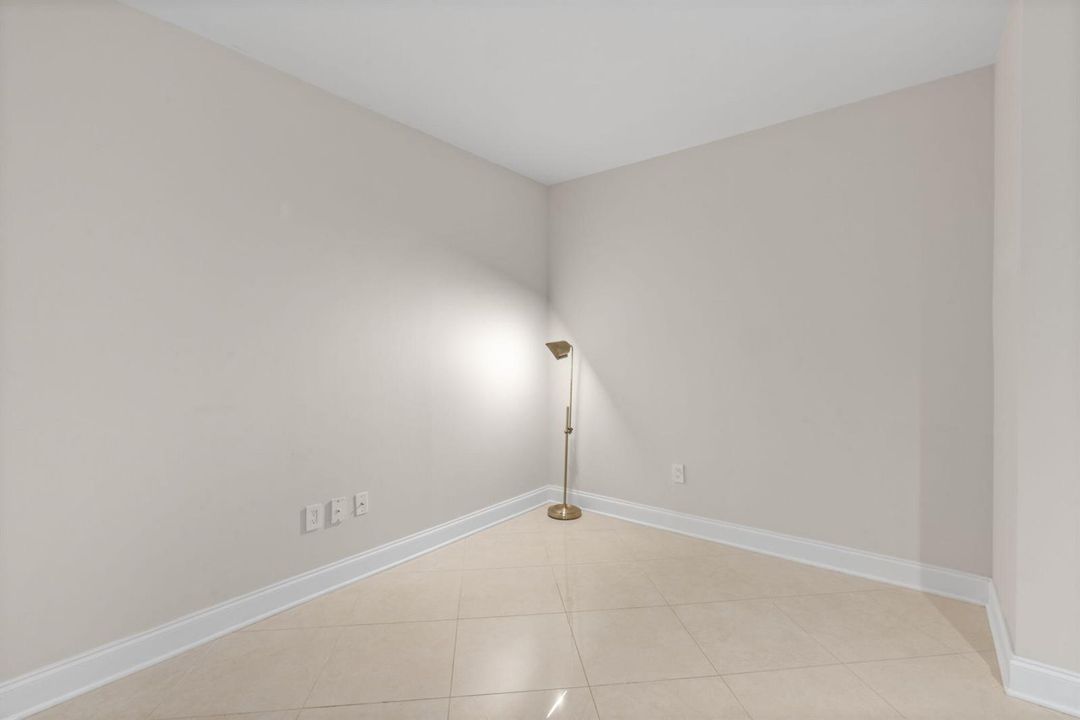 17-web-or-mls-2617 NE 14th Ave 109, Wilt
