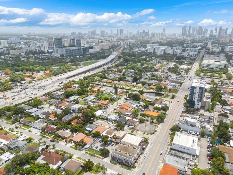 На продажу: $2,806,000 (0 спален, 0 ванн, 0 Квадратных фут)