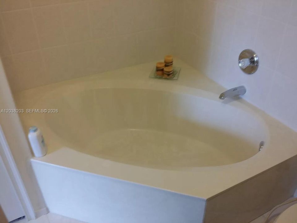 В аренду: $3,800 (4 спален, 2 ванн, 1854 Квадратных фут)