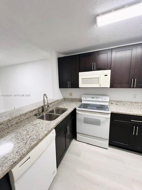 For Rent: $2,500 (3 beds, 2 baths, 1090 Square Feet)
