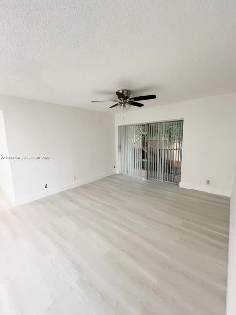 For Rent: $2,500 (3 beds, 2 baths, 1090 Square Feet)