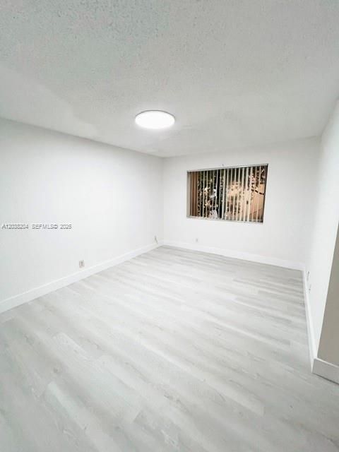 For Rent: $2,500 (3 beds, 2 baths, 1090 Square Feet)