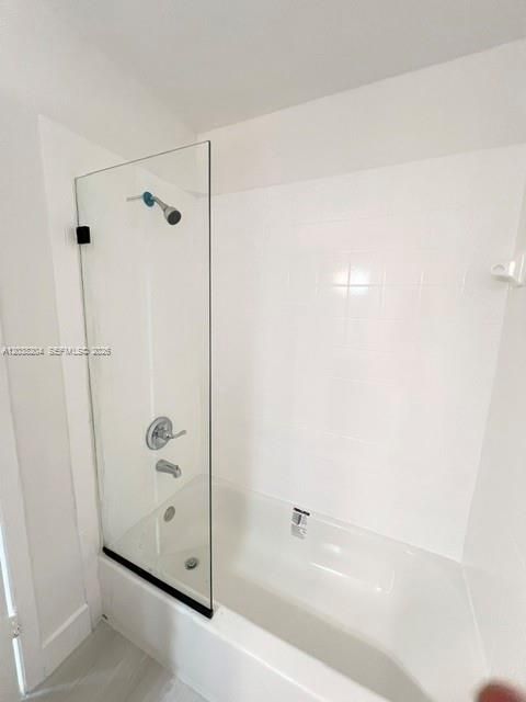 For Rent: $2,500 (3 beds, 2 baths, 1090 Square Feet)