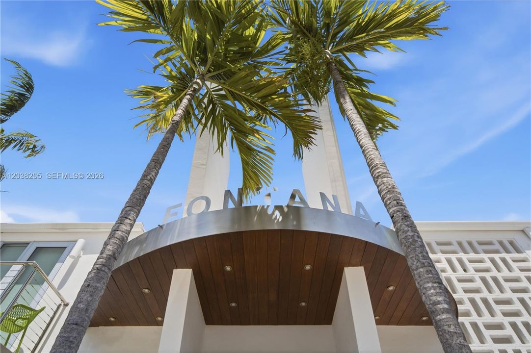For Sale: $420,000 (1 beds, 1 baths, 691 Square Feet)