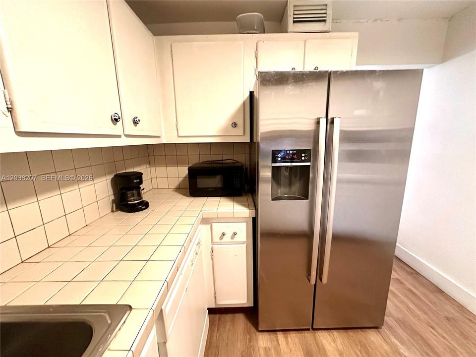 В аренду: $3,200 (2 спален, 2 ванн, 845 Квадратных фут)