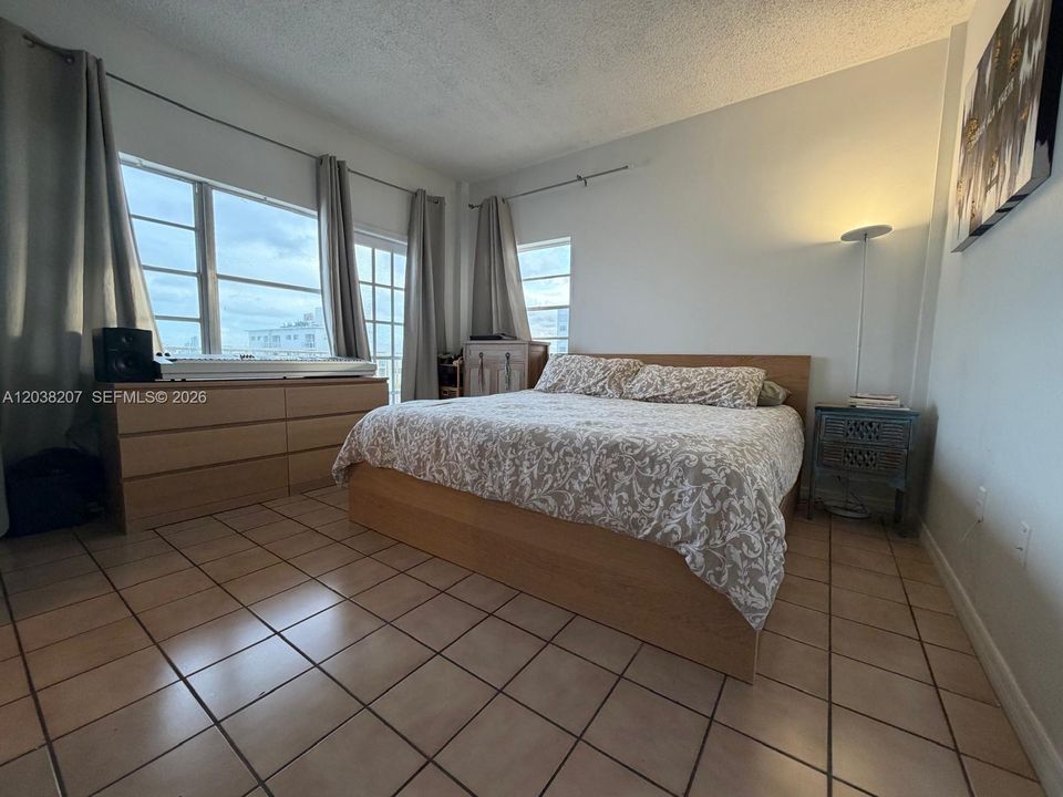 В аренду: $3,200 (2 спален, 2 ванн, 845 Квадратных фут)