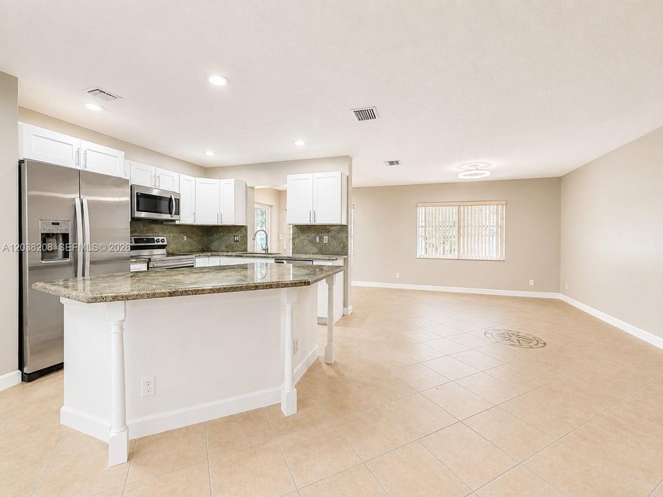 В аренду: $4,300 (4 спален, 2 ванн, 2318 Квадратных фут)