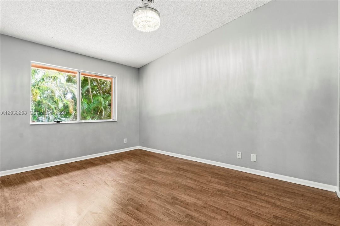 В аренду: $4,300 (4 спален, 2 ванн, 2318 Квадратных фут)