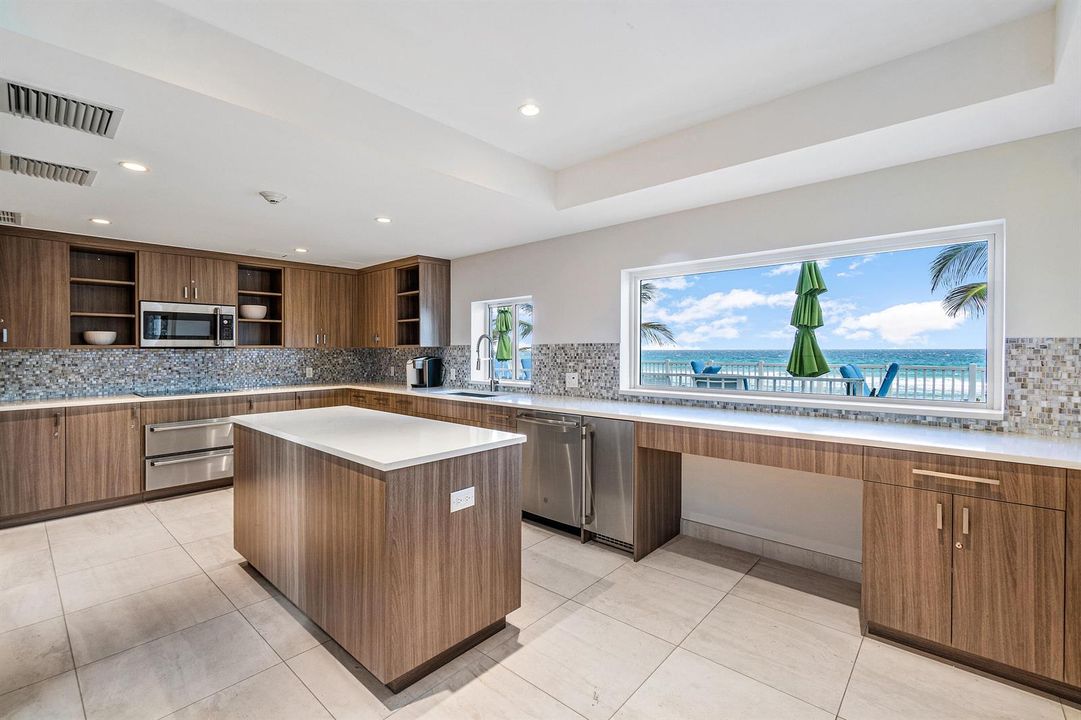 beach club kitchen