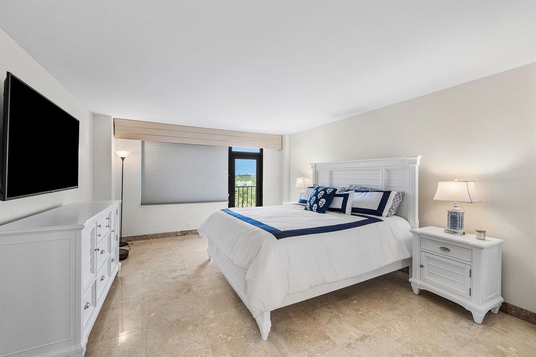 spacious primary bedroom