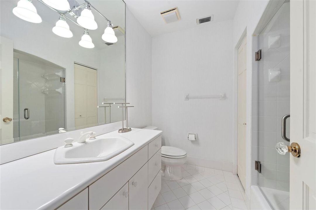 4TH BATHROOM