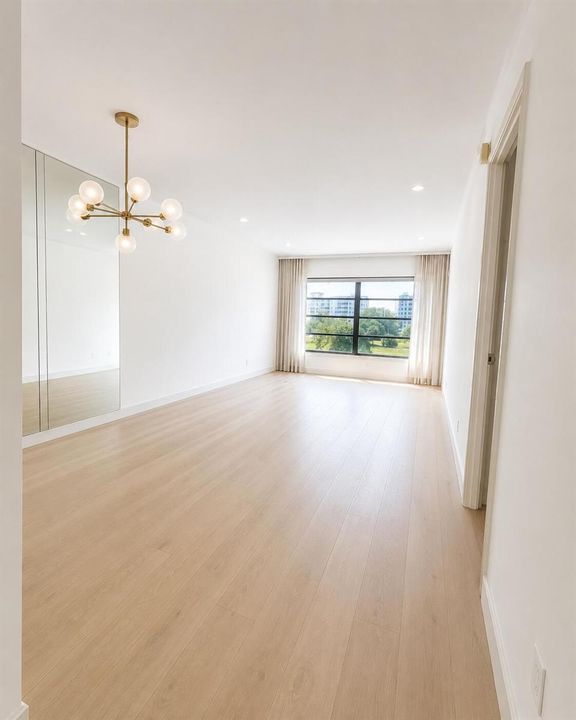 LIVING 2 STAGING