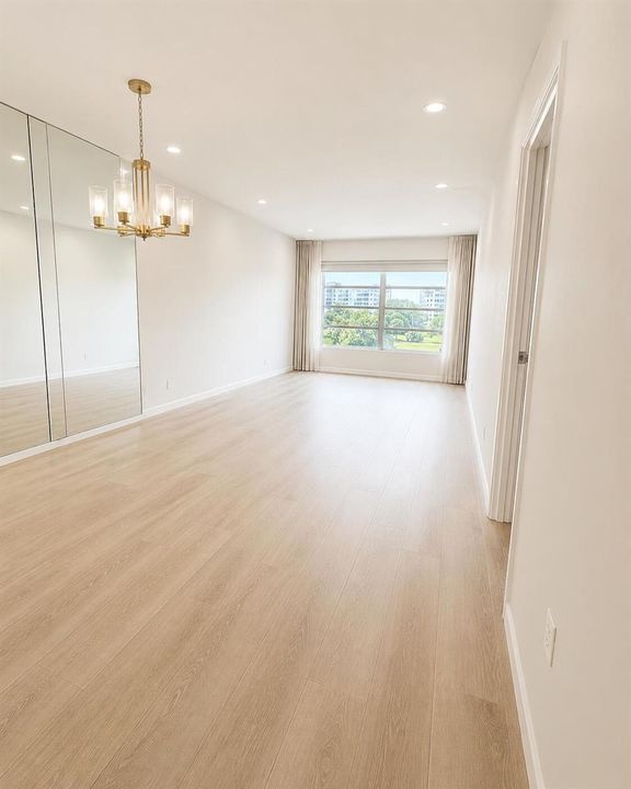 LIVING 1 STAGING