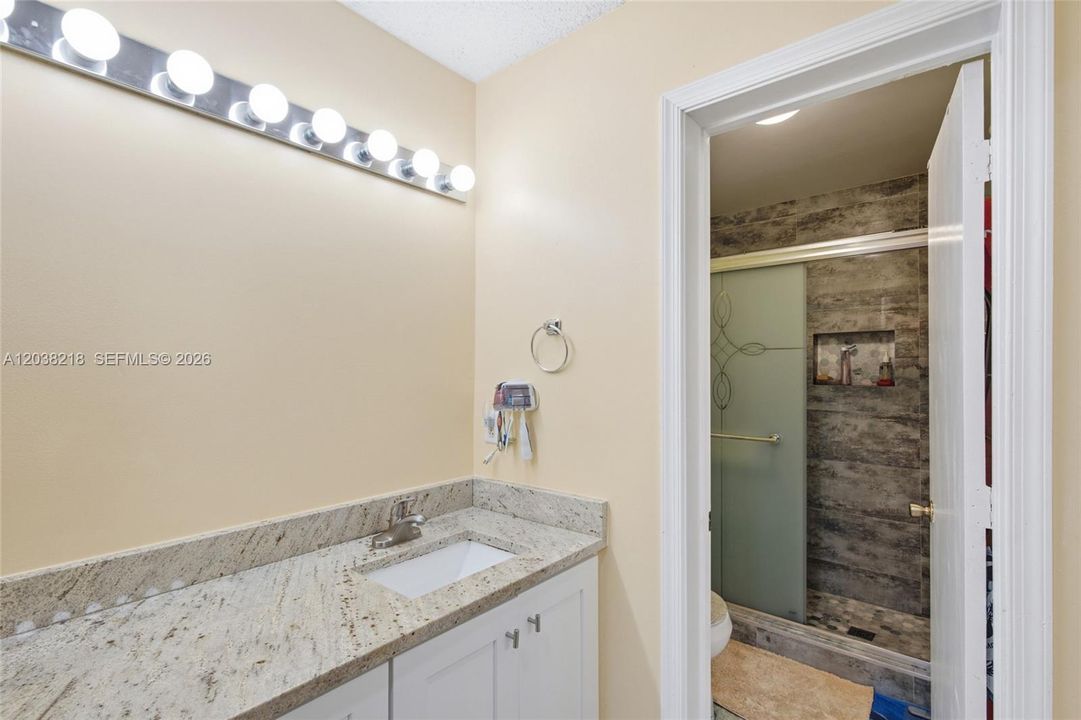 For Sale: $288,000 (2 beds, 2 baths, 1150 Square Feet)
