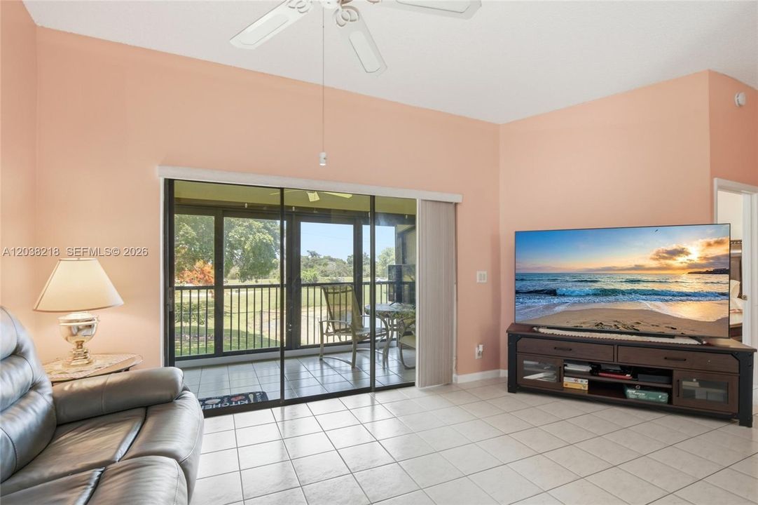 For Sale: $288,000 (2 beds, 2 baths, 1150 Square Feet)