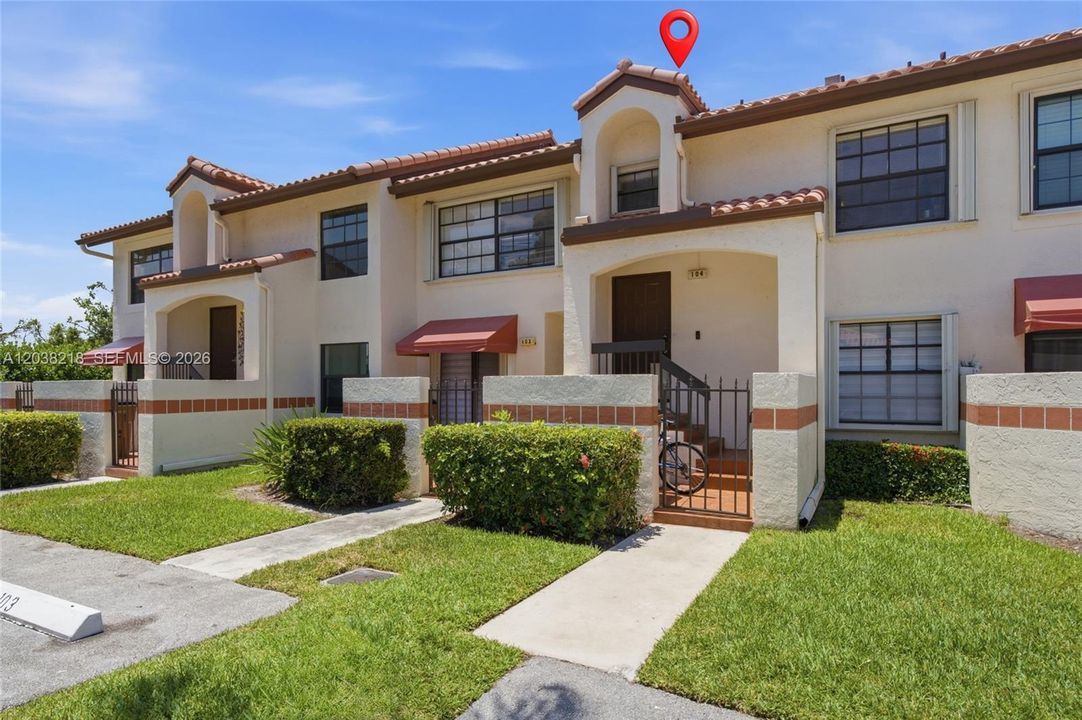 For Sale: $288,000 (2 beds, 2 baths, 1150 Square Feet)
