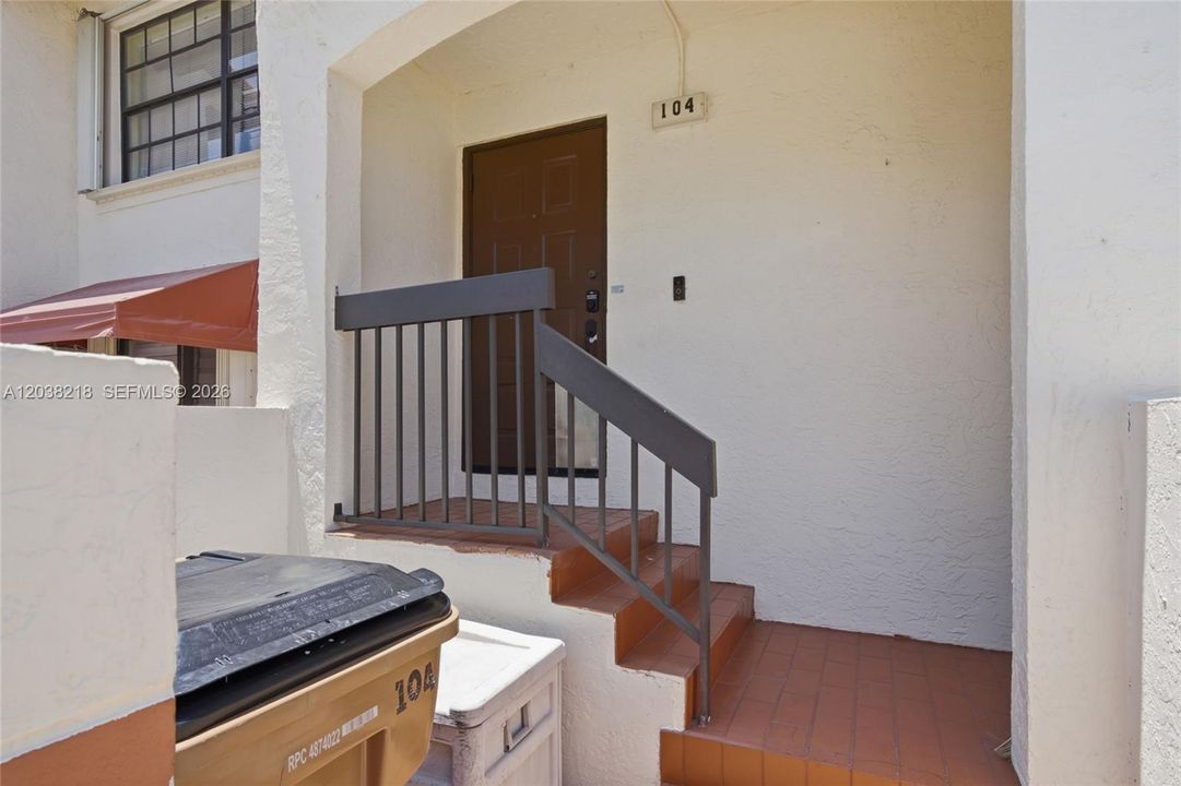 For Sale: $288,000 (2 beds, 2 baths, 1150 Square Feet)