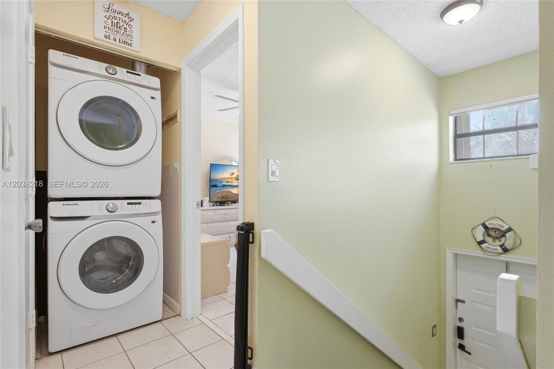 For Sale: $288,000 (2 beds, 2 baths, 1150 Square Feet)
