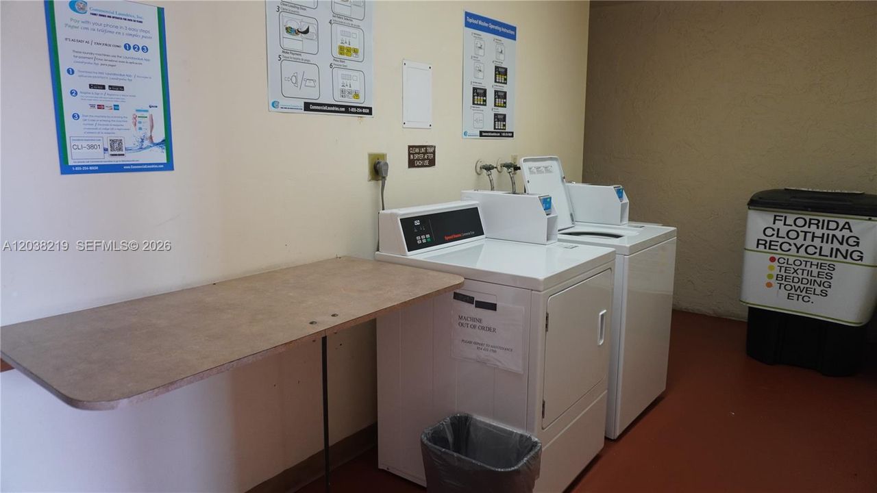 For Sale: $200,000 (2 beds, 1 baths, 1050 Square Feet)
