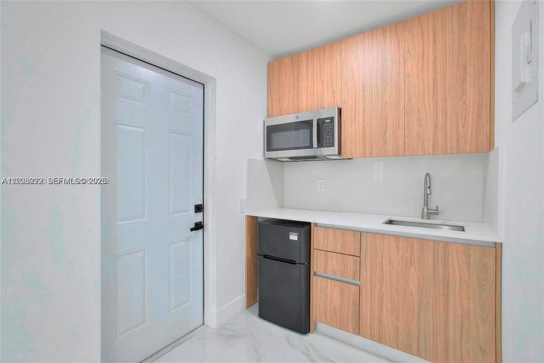В аренду: $10,900 (6 спален, 4 ванн, 3087 Квадратных фут)