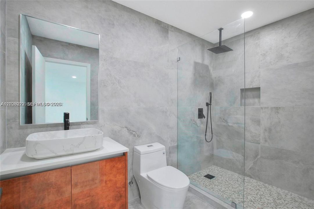 В аренду: $10,900 (6 спален, 4 ванн, 3087 Квадратных фут)