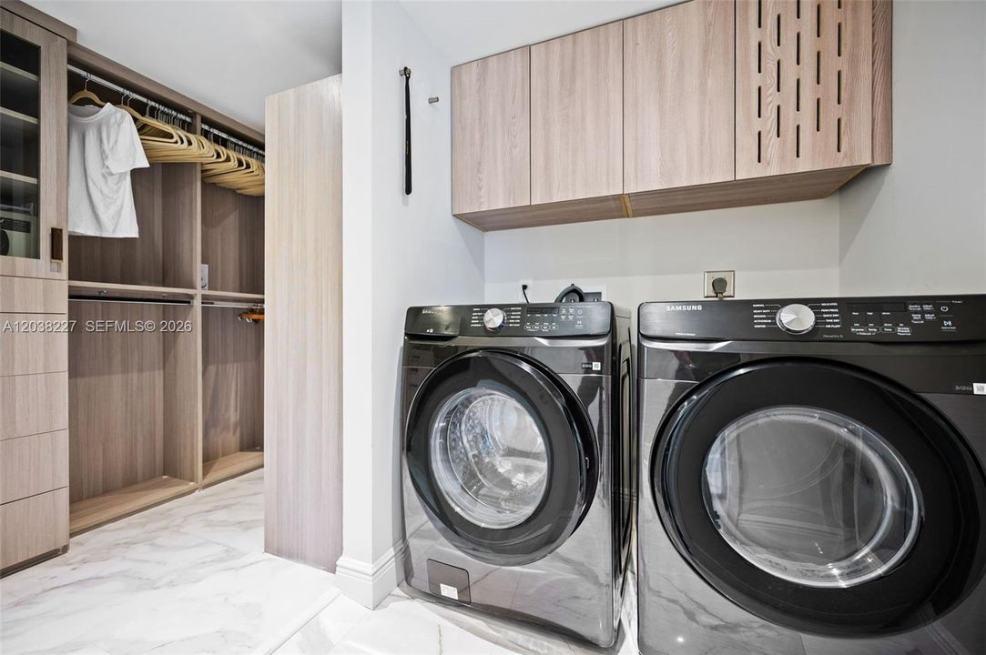 В аренду: $6,200 (2 спален, 2 ванн, 1694 Квадратных фут)