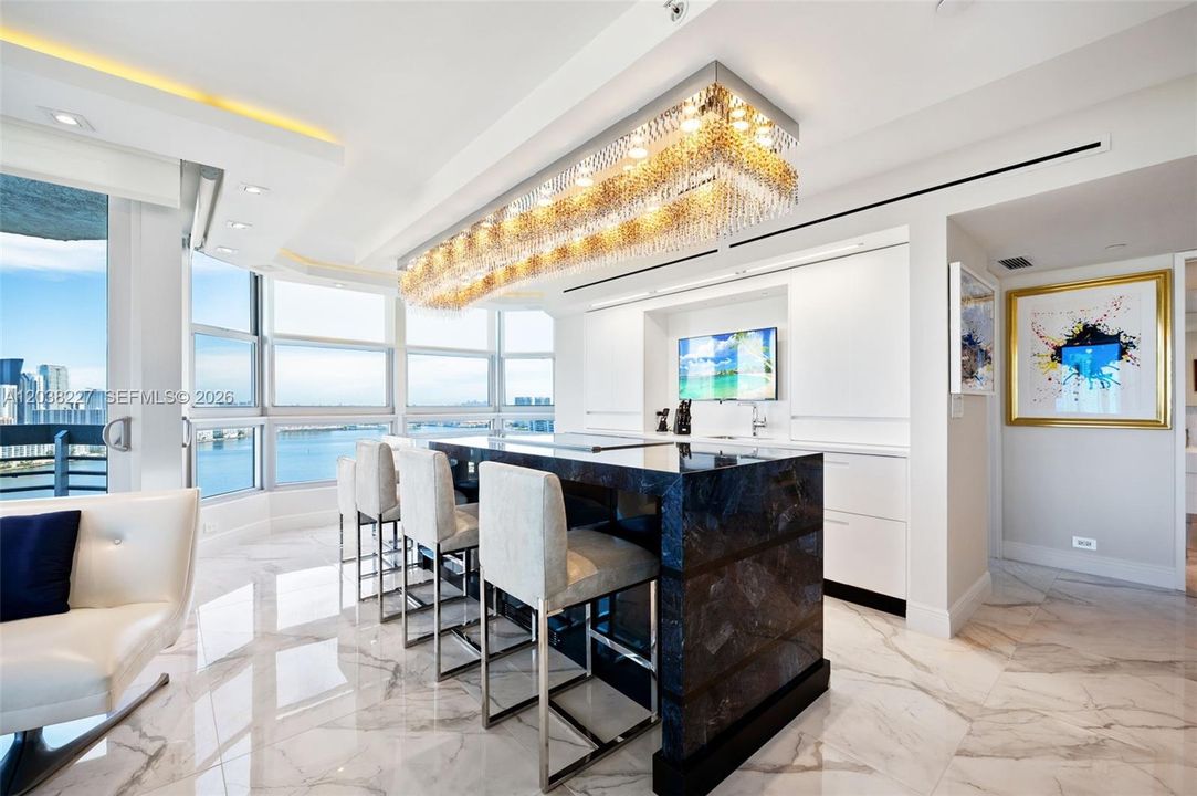 В аренду: $6,200 (2 спален, 2 ванн, 1694 Квадратных фут)