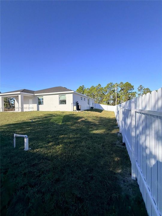 For Rent: $2,200 (3 beds, 2 baths, 1546 Square Feet)