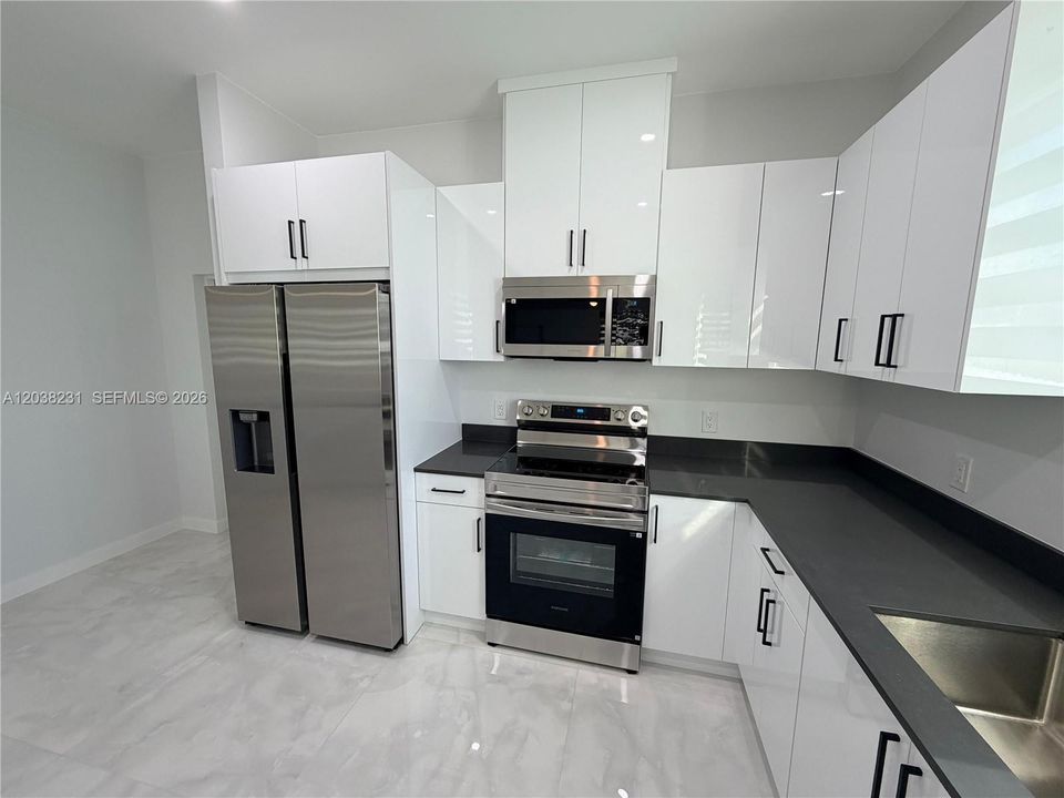 For Rent: $2,200 (3 beds, 2 baths, 1546 Square Feet)