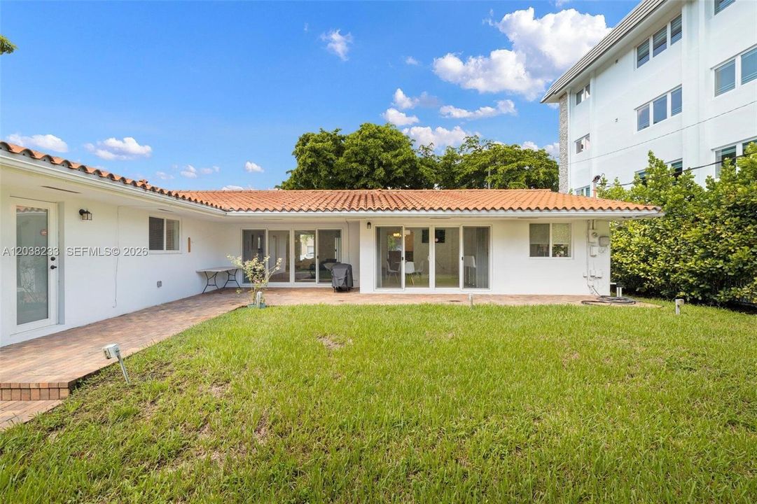 На продажу: $1,398,000 (3 спален, 2 ванн, 1654 Квадратных фут)