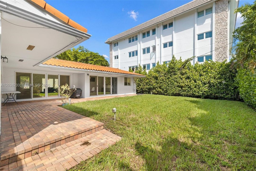 На продажу: $1,398,000 (3 спален, 2 ванн, 1654 Квадратных фут)
