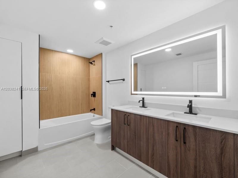 В аренду: $2,700 (2 спален, 2 ванн, 900 Квадратных фут)