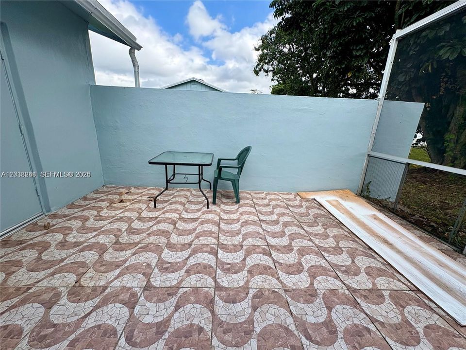 В аренду: $2,400 (2 спален, 2 ванн, 984 Квадратных фут)